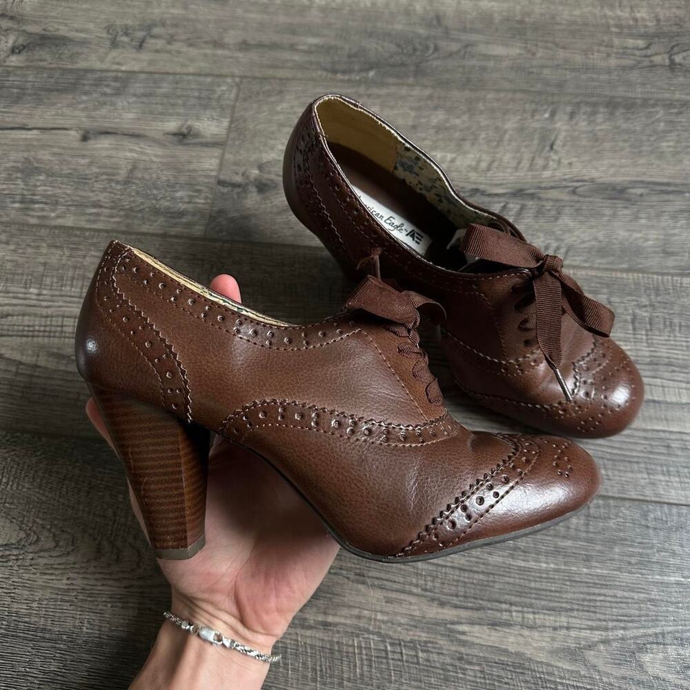 Vintage Y2K American Eagle Hipster Lace Up Brogue Oxford Heels